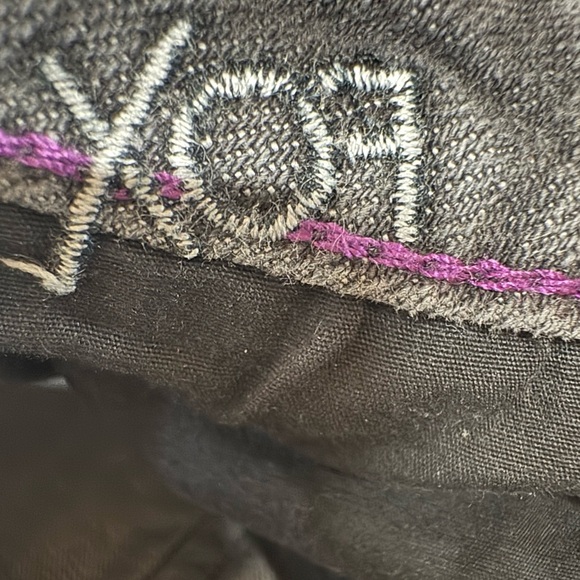 Fox black jean shorts size 0 four pockets two in form and two in back. - Picture 6 of 11